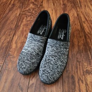 Women's Skechers Air Cooled Memory Foam Black and Gray Knit Loafers Size 10